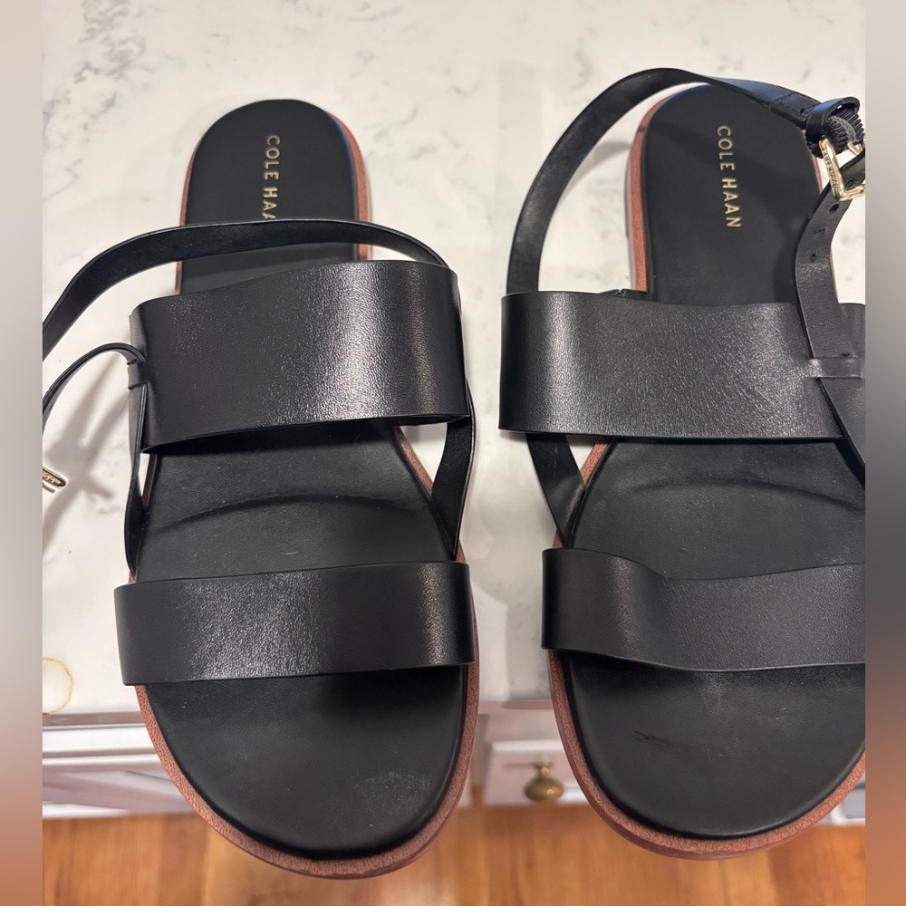 Cole Haan sz 7 leather back strap sandals